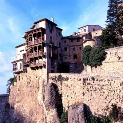 Висящите къщи Куенка